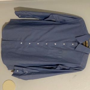 A ROUNDTREE&YORKE long sleeve button up size Large shirt